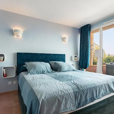 Sea View With Large Terrace & 2 Bathrooms *